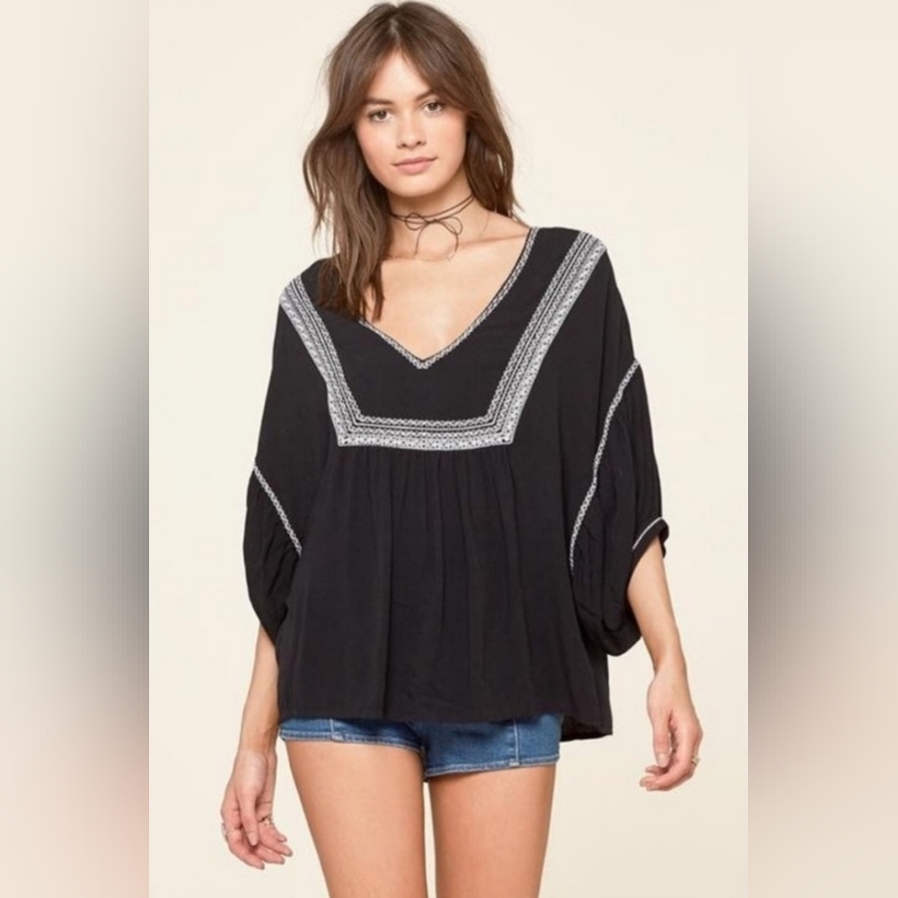 NWT Amuse Society Black Elliott Woven Top